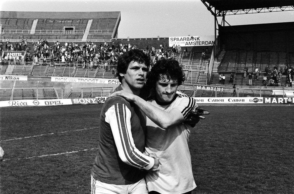 Amsterdam tegen Rhoda JC 1-2, Jan Jongbloed (l) met Koopman na afloop, Bestanddeelnr 929-6843