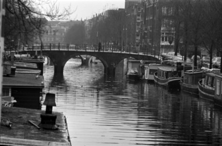 Amsterdamse grachten met woonboten, Bestanddeelnr 923-2464
