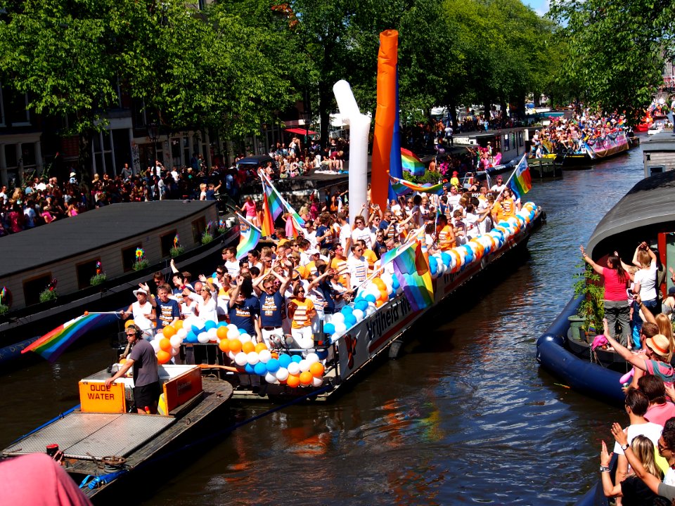 Amsterdam Gay Pride 2013 VVD boat pic4