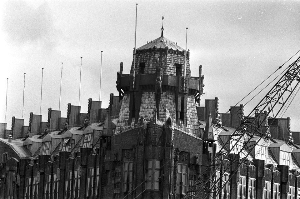 Amsterdam ornamenten van Hildo Krop op Scheepvaarthuis, Bestanddeelnr 928-1988