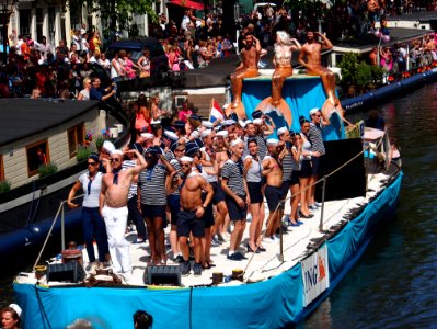 Amsterdam Gay Pride 2013 ING boat pic7