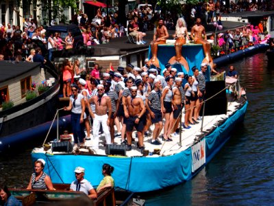 Amsterdam Gay Pride 2013 ING boat pic6
