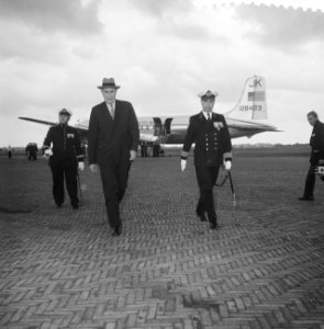 Amerikaanse Staatssecretaris van Marine (B. Franke ), Bestanddeelnr 911-4373