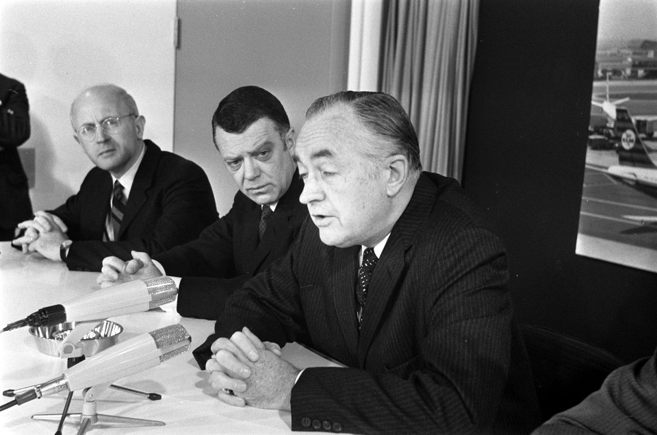 Amerikaanse Minister van Economische Zaken, M.H. Stans , vergezeld door o.a. Hou, Bestanddeelnr 922-3005
