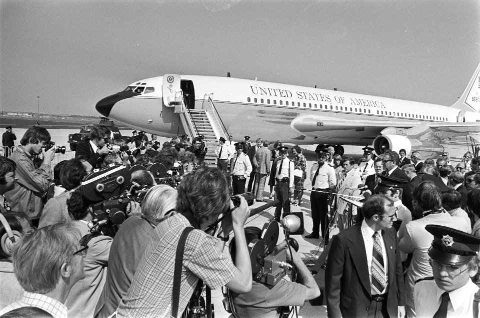 Amerikaanse Minister van Buitenlandse Zaken , dr. Henry Kissinger brengt bezoek , Bestanddeelnr 928-7256