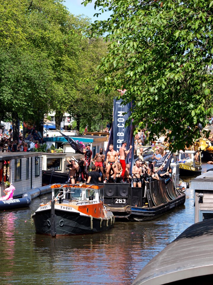 Amsterdam Gay Pride 2013 Mister B boat pic1