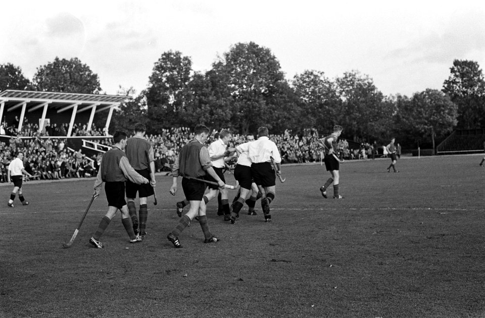 Amsterdam tegen SCHC 3-1, speelmomenten, Bestanddeelnr 914-4516
