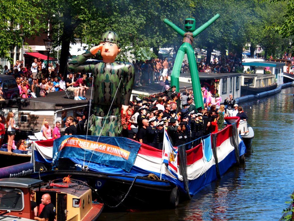 Amsterdam Gay Pride 2013 DoD Ministerie van Defensie boat pic5