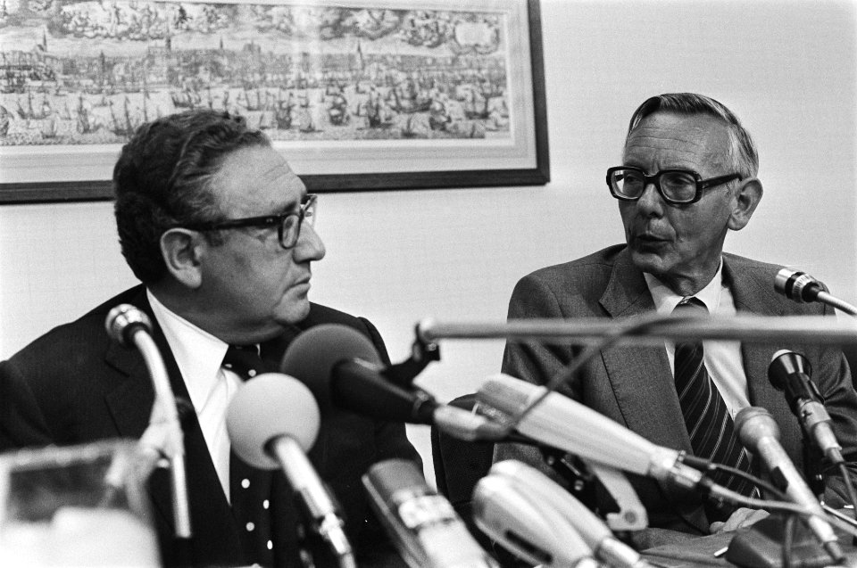 Amerikaanse Minister van Buitenlandse Zaken , dr. Henry Kissinger brengt bezoek , Bestanddeelnr 928-7260