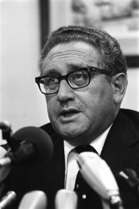 Amerikaanse Minister van Buitenlandse Zaken , dr. Henry Kissinger brengt bezoek , Bestanddeelnr 928-7269