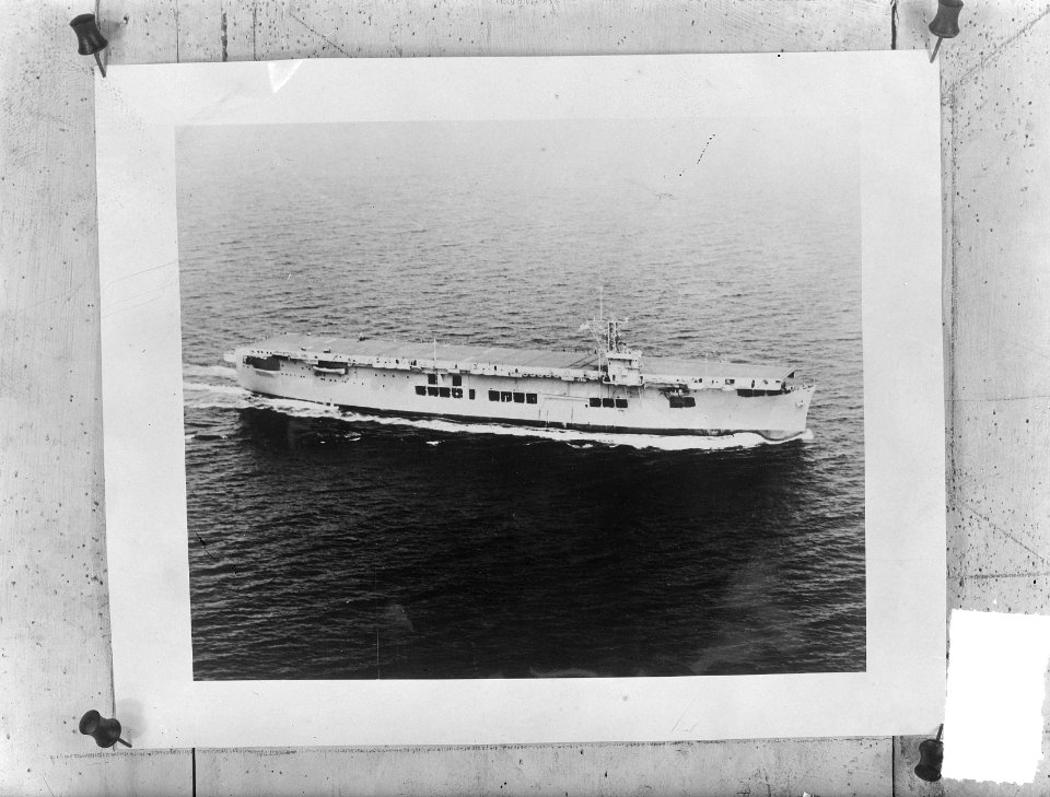 Amerikaans hulp-vliegdekschip (Escort carrier, Casablanca klasse), Bestanddeelnr 903-2798