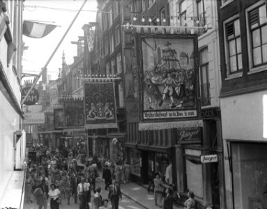 Amsterdam-Damstad, viering 500-jarig bestaan Kalverstraat door de winkeliersvere, Bestanddeelnr 904-0159