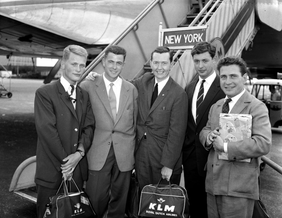 Amerikaan Harry W Morgan vertrekt met vier Europese jongeren naar Amerika, Bestanddeelnr 909-7533