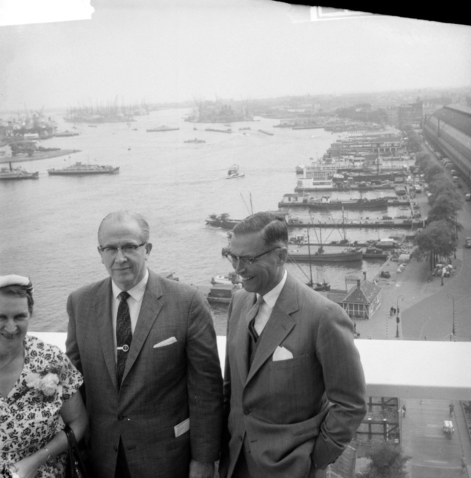 Amerikaanse Minister van Landbouw mr Erza Benson bezoekt Amsterdam, de minister, Bestanddeelnr 911-4774