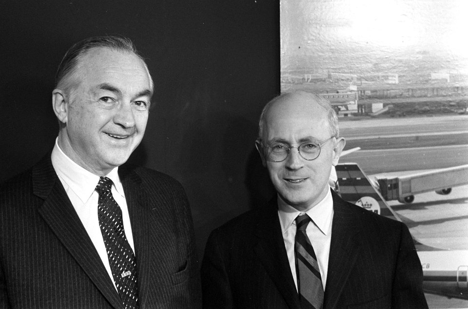 Amerikaanse Minister van Economische Zaken, M.H. Stans , vergezeld door o.a. Dr., Bestanddeelnr 922-3004