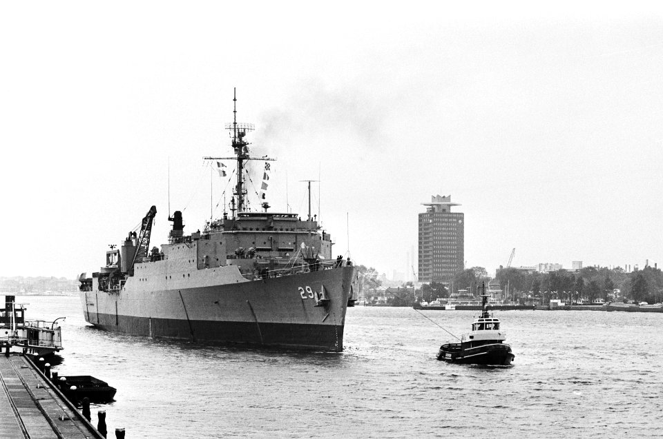 Amerikaanse marinevaartuig Plymouth Rock bezoekt Amsterdam, Bestanddeelnr 929-9320