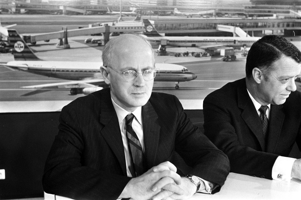 Amerikaanse Minister van Economische Zaken, M.H. Stans , vergezeld door o.a. Hou, Bestanddeelnr 922-3010