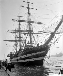 Amerigo Vespucci (Italiaans opleidingsschip) in Rotterdam, Bestanddeelnr 912-9455