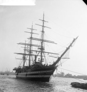 Amerigo Vespucci in Rotterdam, Bestanddeelnr 912-9445