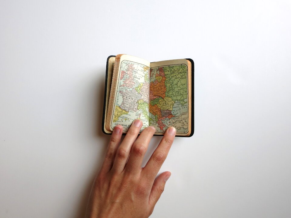 Map hand travel