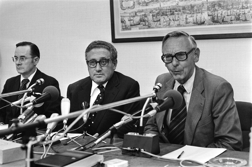 Amerikaanse Minister van Buitenlandse Zaken , dr. Henry Kissinger brengt bezoek , Bestanddeelnr 928-7261