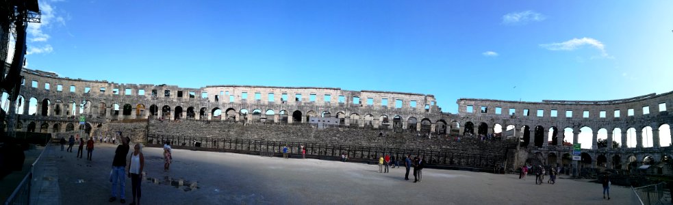 Amphitheatre (Pula), interior 96