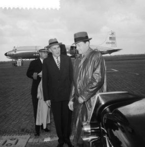 Amerikaanse Staatssecretaris van Marine (B. Franke ), Bestanddeelnr 911-4370
