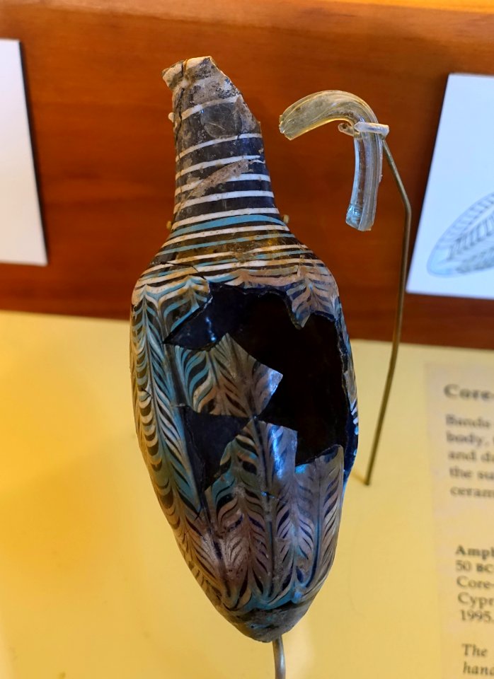 Amphoriskos with handle, Cypriot made, 50 BC to 10 AD, core-formed glass, 1995.10.1081 and 1995.10.1083 - Cesnola Collection, Harvard Semitic Museum - Cambridge, MA - DSC06286
