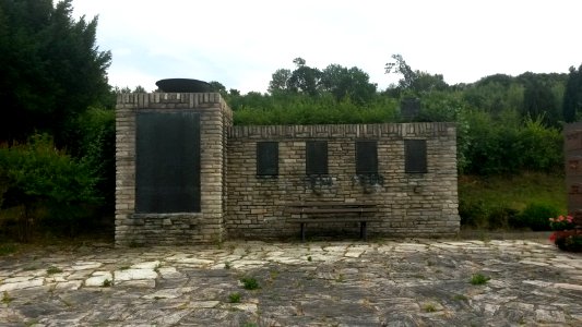 Anspach, Friedhof, Gefallenendenkmal photo