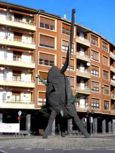 Amorebieta-Echano 02 (escultura de Andres Nagel, 2002)