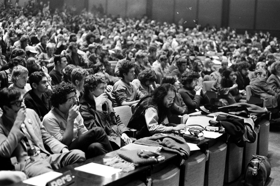 Anti NAVO Congres in RAI Amsterdam. Overzicht van gedeelte van de zaal, Bestanddeelnr 922-9996