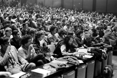 Anti NAVO Congres in RAI Amsterdam. Overzicht van gedeelte van de zaal, Bestanddeelnr 922-9996