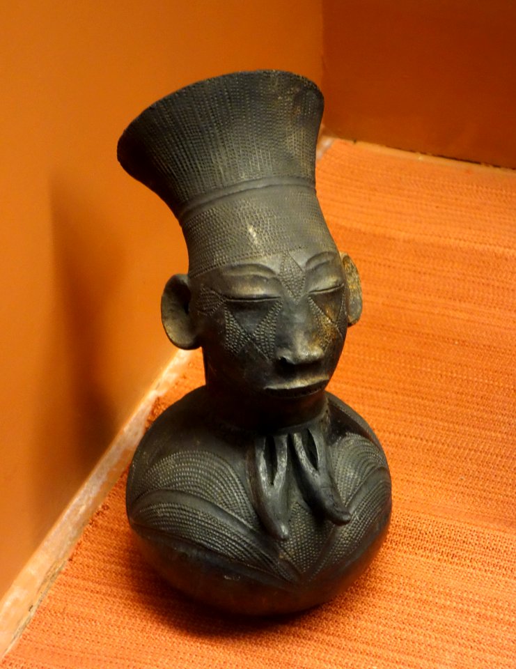 Anthropomorphic model, ceramic - Mangbetu - Royal Museum for Central Africa - DSC06526