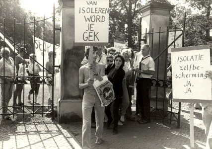 Anti Isoleer Aktie, bij het kantoor van de Regionale Geneeskundige Inspectie voor de Geestelijke Volksgezondheid voor N-Holland en Utrecht. Aangekocht in 1985 van United Photos de Boer bv. -, NL-HlmNHA 54010752