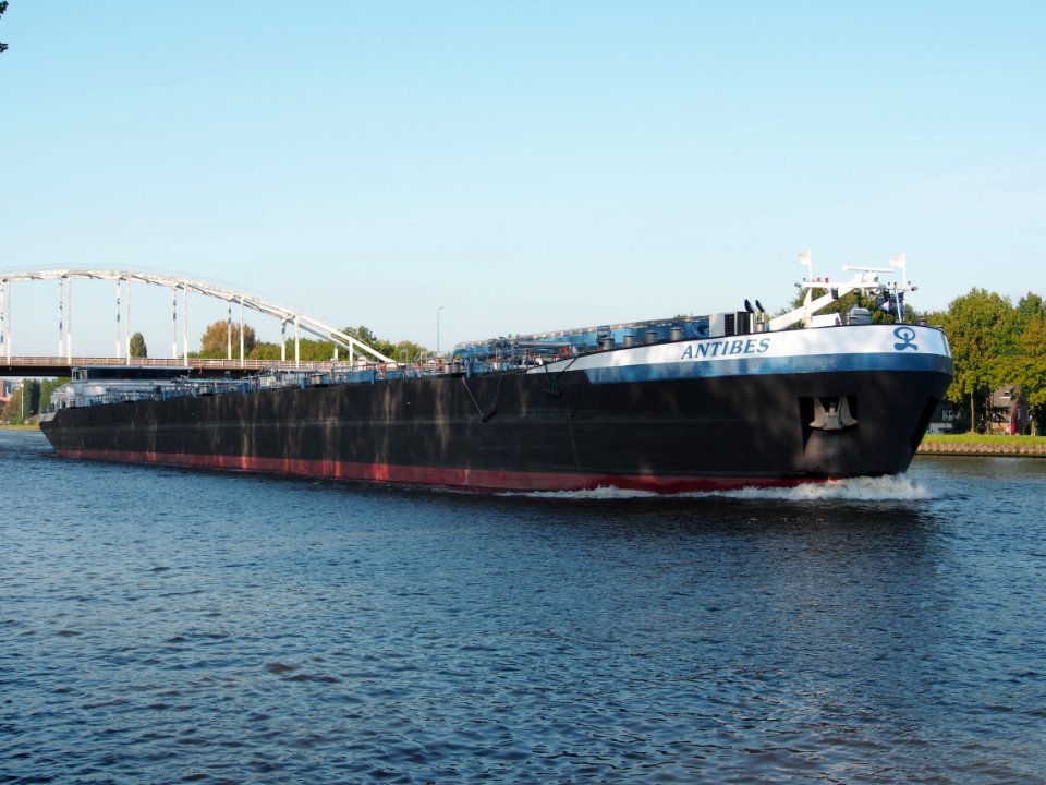 Antibes ENI 02334949 at the Amsterdam-Rhine Canal, pic1