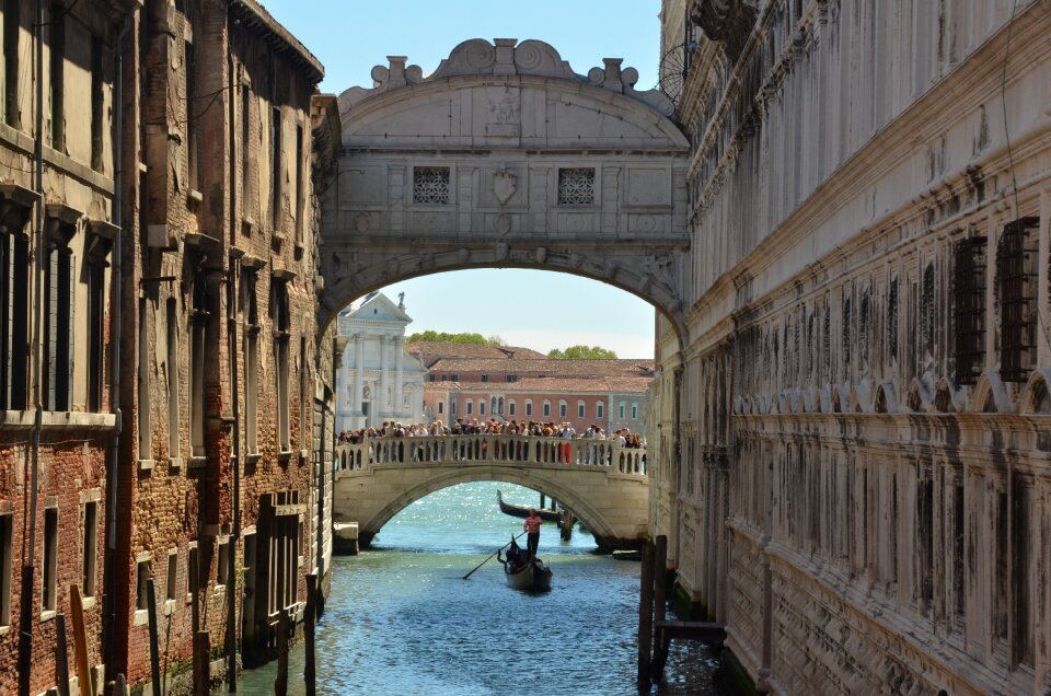 The bridge of sighs gondola water