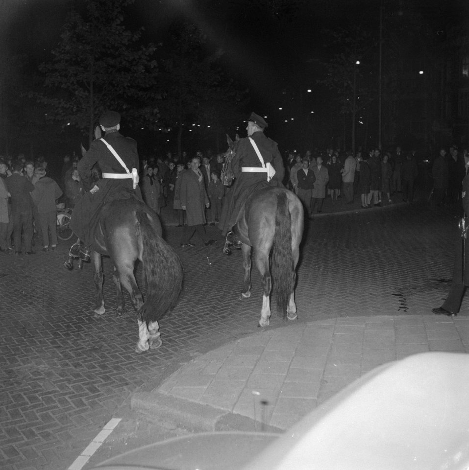 Anti Cuba-blokkade demonstratie in Amsterdam, Bestanddeelnr 914-4414