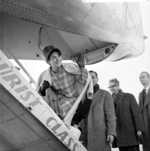 Anneke Grönloh naar Kopenhagen vertrokken voor Eurovisie Songfestival 1964, vert, Bestanddeelnr 916-1909