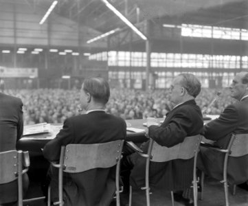 Anti-Atoombombijeenkomst van de PvdA in de Ahoyhal Oud-minister Drees, Bestanddeelnr 913-1483