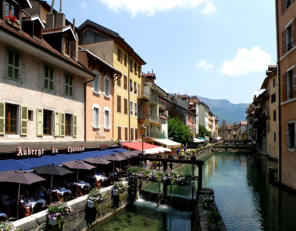 Annecy Quai de l'Évêché 2