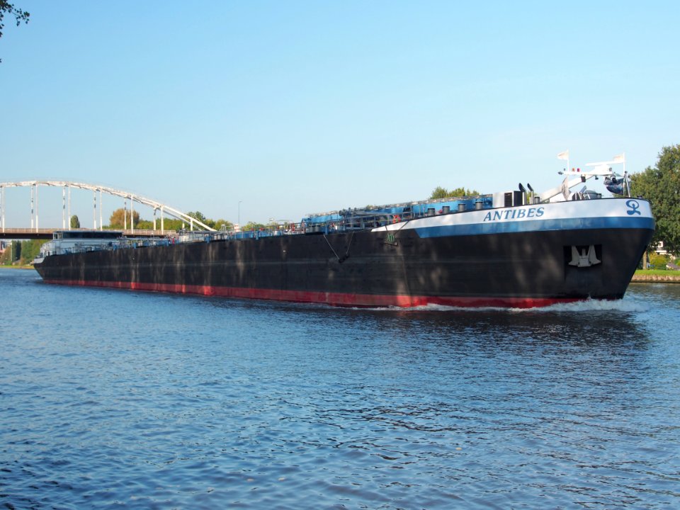 Antibes ENI 02334949 at the Amsterdam-Rhine Canal, pic2