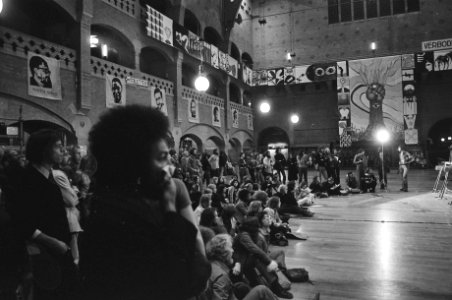 Anti-apartheidsmanifestatie in Koopmansbeurs in Amsterdam overzicht manifestatie, Bestanddeelnr 928-1715