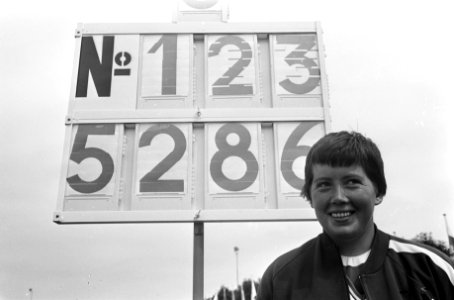 Anneke de Bruin-van Dijk (discuswerpen), verbeterde haar record, dat wordt weerg, Bestanddeelnr 921-5690