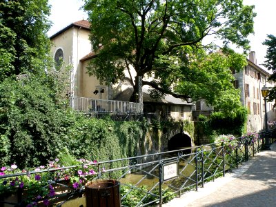 Annecy Quai de la Cathédrale