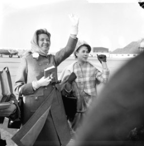 Anneke Grönloh naar Kopenhagen vertrokken voor Eurovisie Songfestival 1964, Ann…, Bestanddeelnr 916-1910