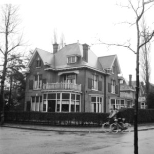 Anneke Beekman in Nederland Het huis van de pleegouders Van Moorst in Hilversum, Bestanddeelnr 913-2356