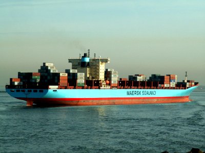 Anna Maersk p3 approaching Port of Rotterdam, Holland 24-Jan-2006