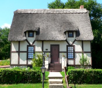 Anne Hathaway Cottage, Wessington Springs, from E 1