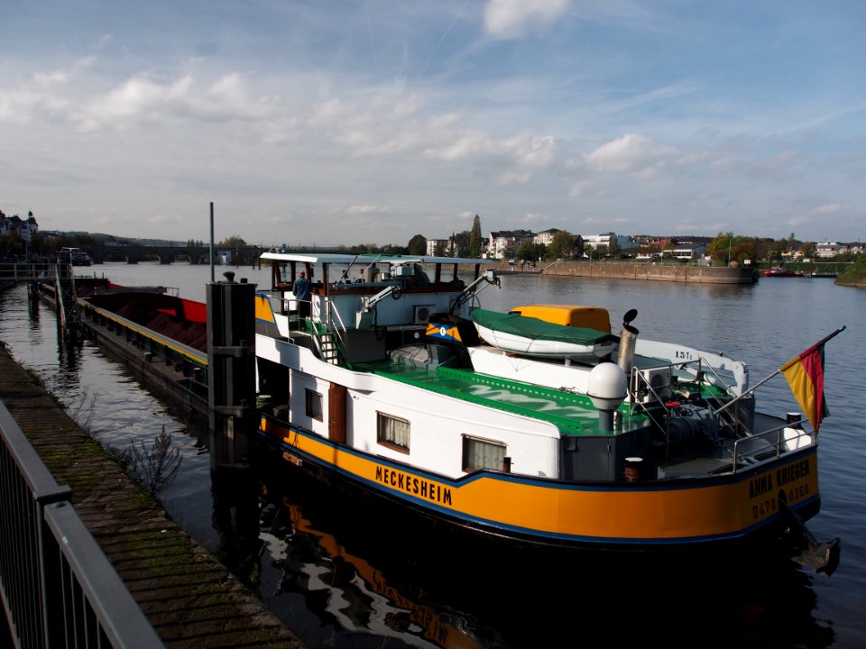 Anna Krieger, ENI 04700360 on the Moselle river at Koblenz at the Deutches Eck, pic1
