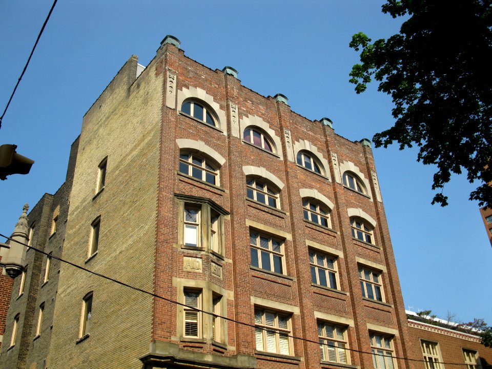 Another interesting looking building, West side of Bond Street -d